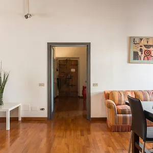  Apartament Via Del Teatro Pace